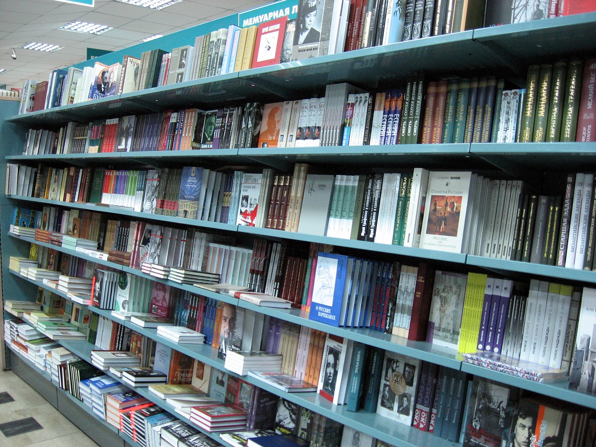 bookstore_shelves